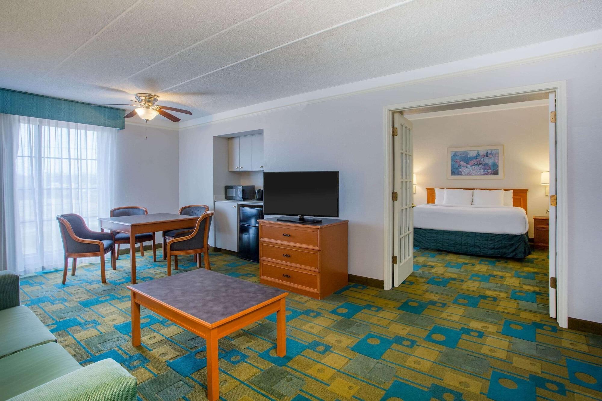 La Quinta Inn By Wyndham Norfolk Virginia Beach Bagian luar foto