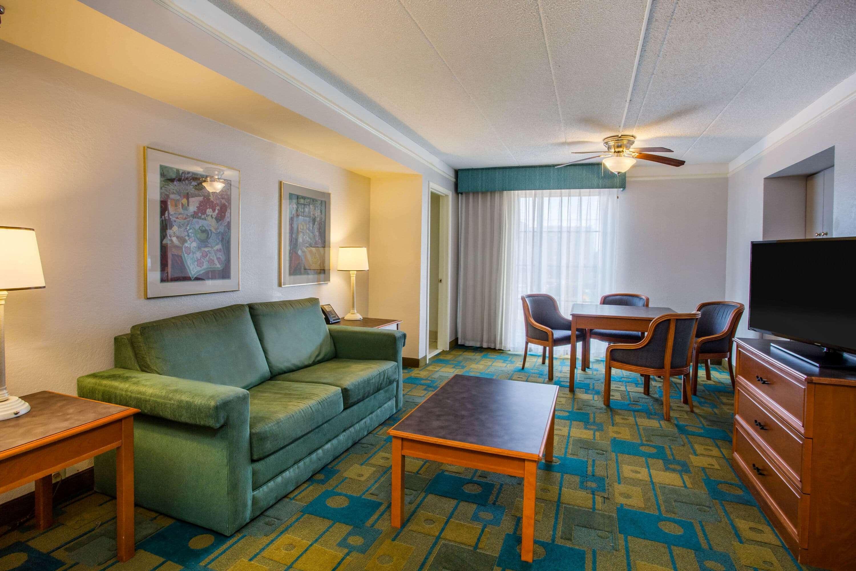 La Quinta Inn By Wyndham Norfolk Virginia Beach Bagian luar foto
