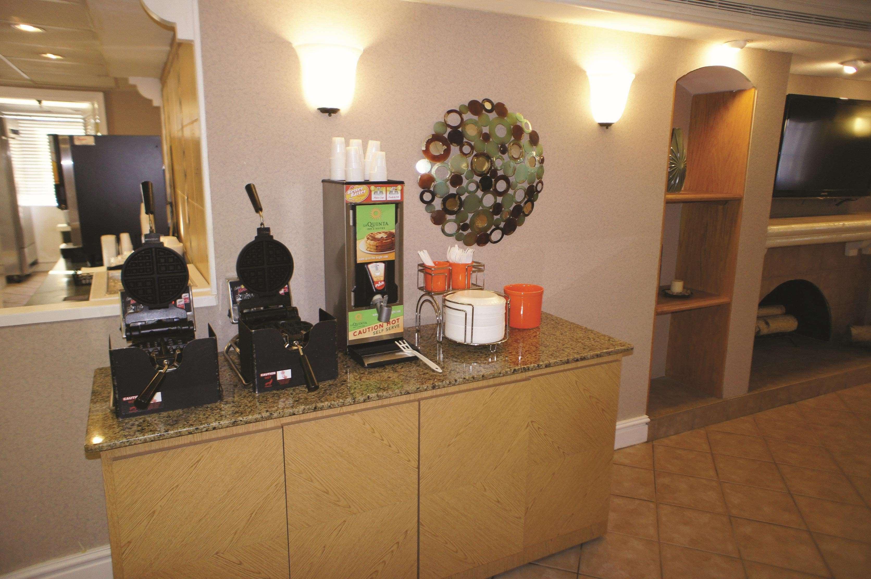 La Quinta Inn By Wyndham Norfolk Virginia Beach Bagian luar foto