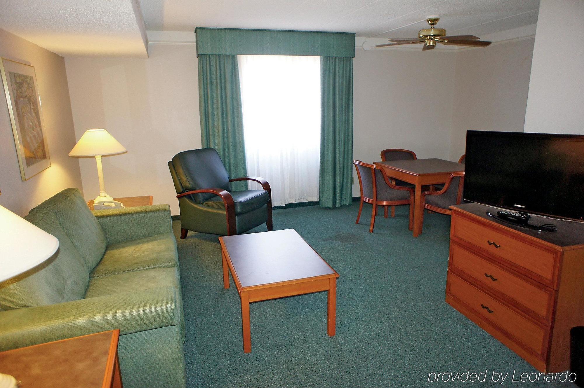 La Quinta Inn By Wyndham Norfolk Virginia Beach Bagian luar foto
